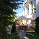 Panzió Dwor Nad Jeziorem W Bieniaszach *