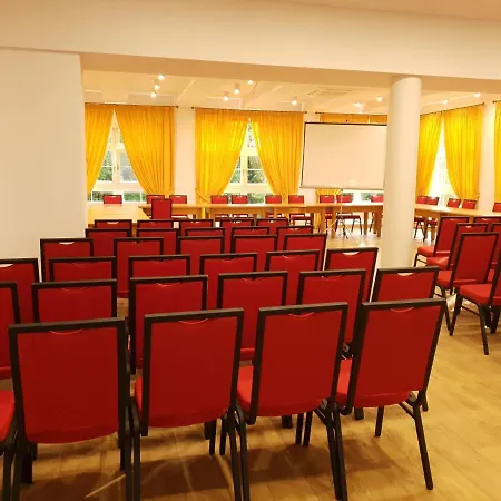 Bed & Breakfast Dwor Nad Jeziorem W Bieniaszach *