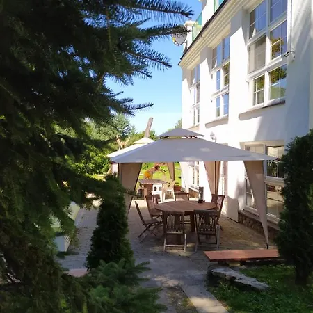 Bed and breakfast Dwor Nad Jeziorem W Bieniaszach *
