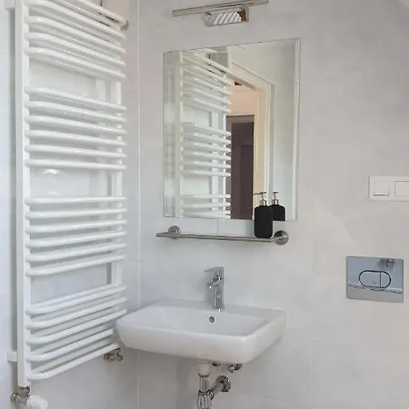 Bed & Breakfast Dwor Nad Jeziorem W Bieniaszach
