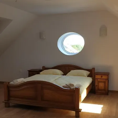 Dwor Nad Jeziorem W Bieniaszach Bed & Breakfast Milakowo