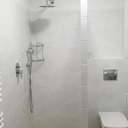 Dwor Nad Jeziorem W Bieniaszach Bed & Breakfast