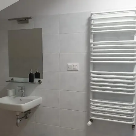 Dwor Nad Jeziorem W Bieniaszach Nocleg ze śniadaniem *