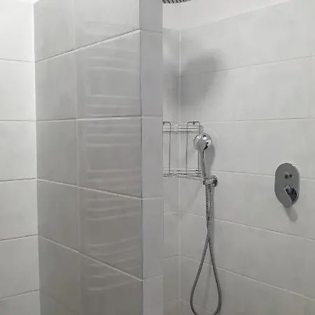 Dwor Nad Jeziorem W Bieniaszach Bed & Breakfast Milakowo