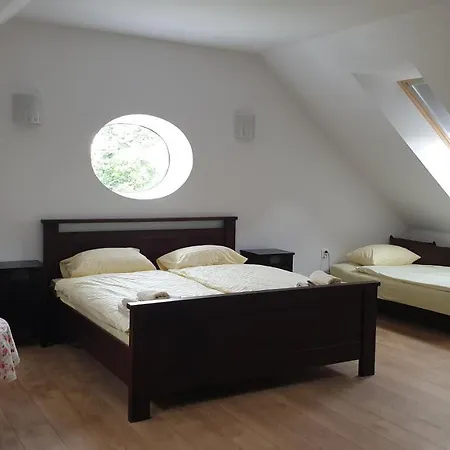 Dwor Nad Jeziorem W Bieniaszach Bed & Breakfast Milakowo