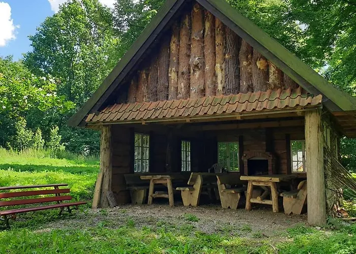 Dwor Nad Jeziorem W Bieniaszach Bed and breakfast Milakowo